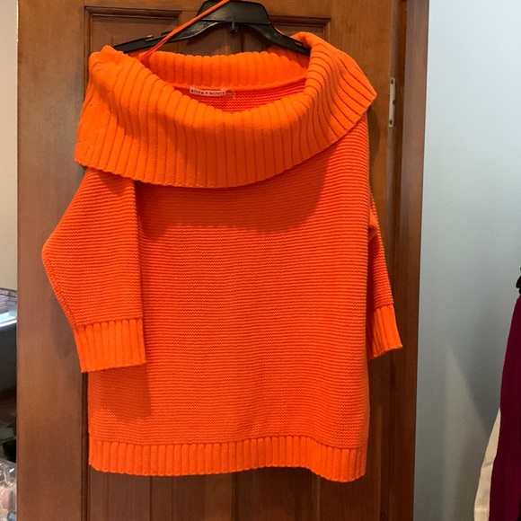 NWOT Alice + Olivia cotton blend off shoulder cowl neck 3/4 sleeve sweater szM - Picture 1 of 3